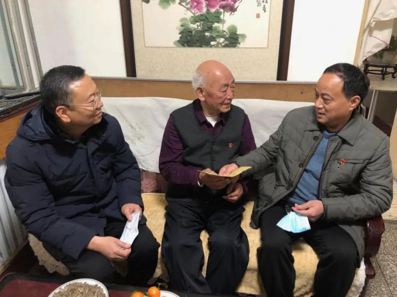 弘義集團(tuán)開展春節(jié)前走訪慰問生活困難黨員、老黨員、老干部活動(dòng)